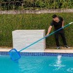 Nettoyage des piscines : Astuces pour une eau cristalline