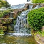 Créer un bassin de jardin avec des cascades et ruisseaux